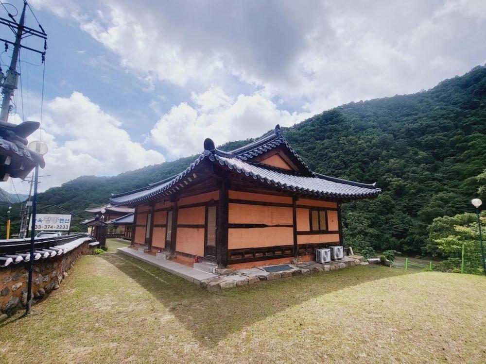 Yeongwol Hwanggung Hanok Pension 외부 사진